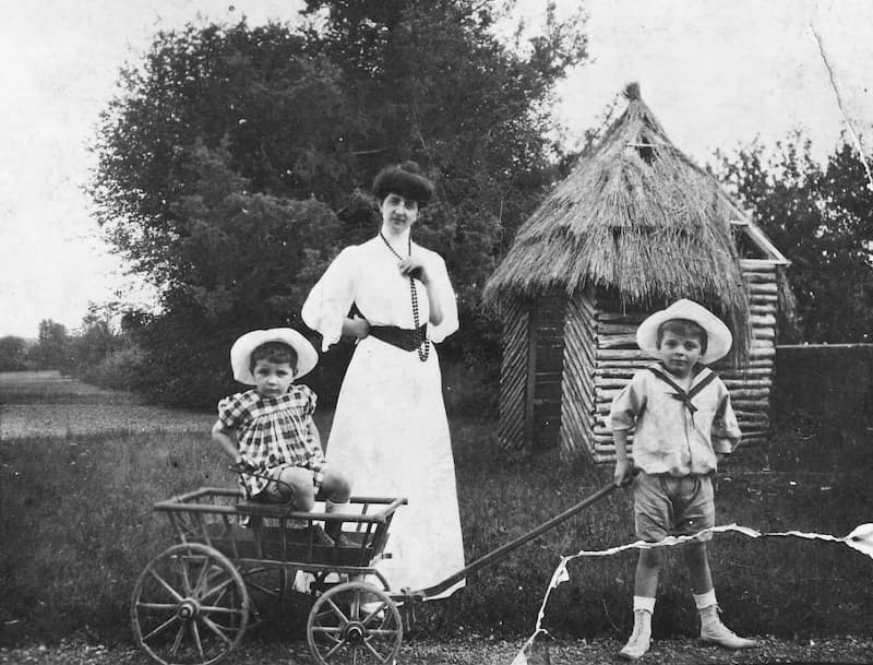 Antoine de Saint Exupéry enfance soeur