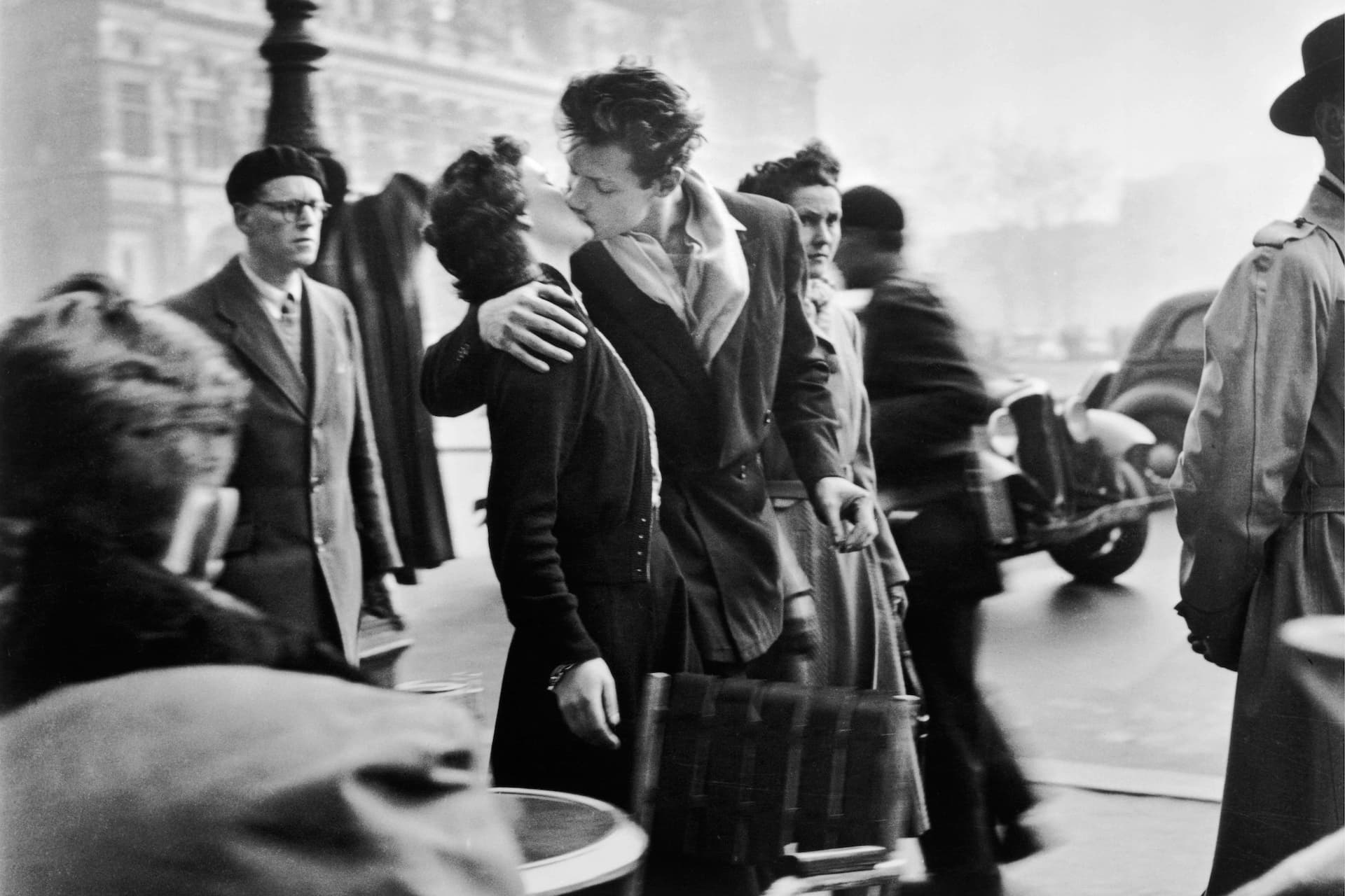 Le Baiser de l hotel de ville Paris 1950 un certain robert doisneau expo