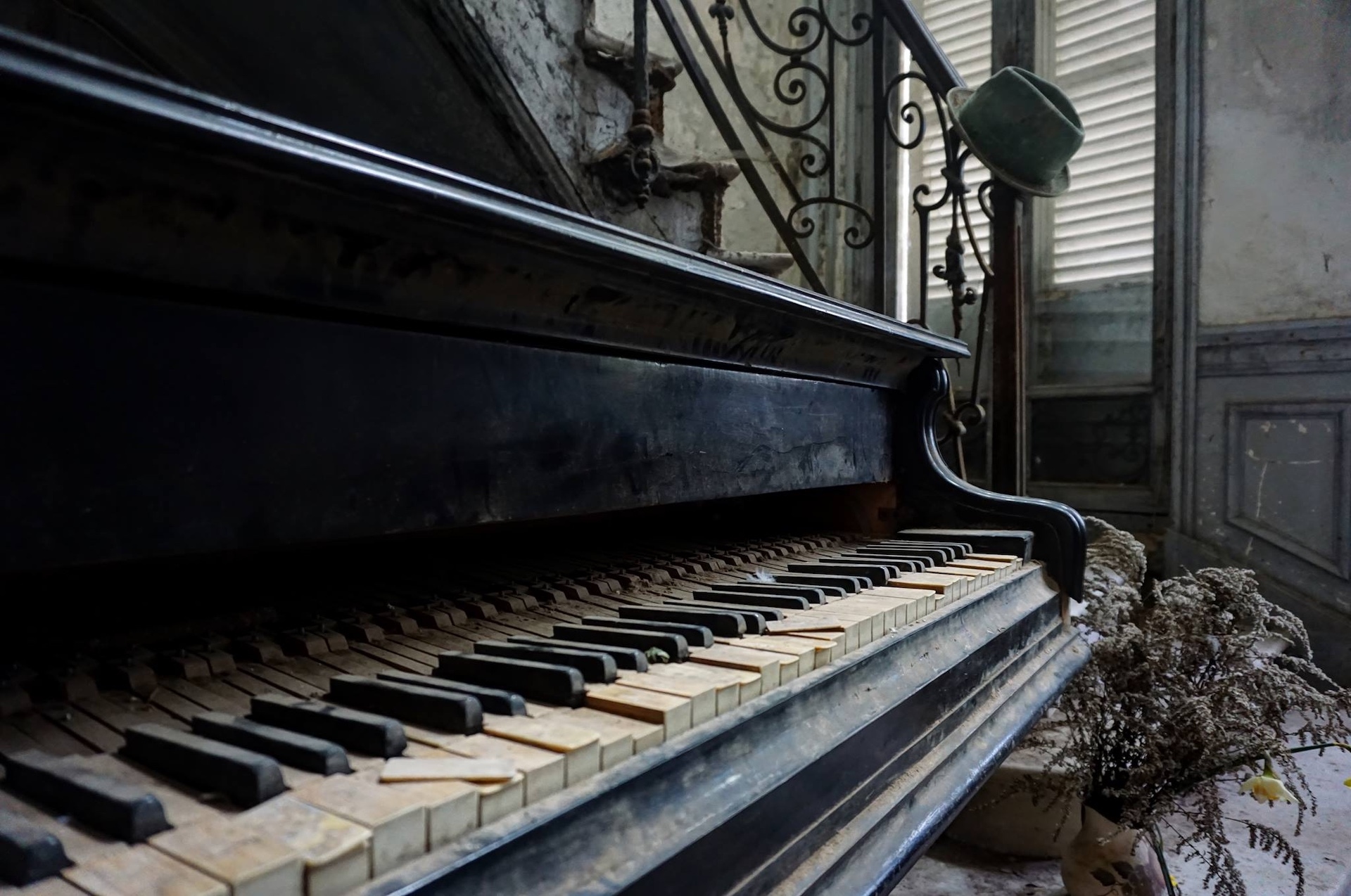 Exposition Romain Thiery - requiem pour pianos